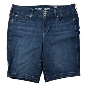 Torrid Jegging Bermuda Shorts Dark Wash - 20 NWT